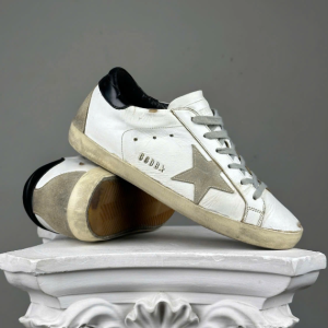 Golden Goose trắng sao xám